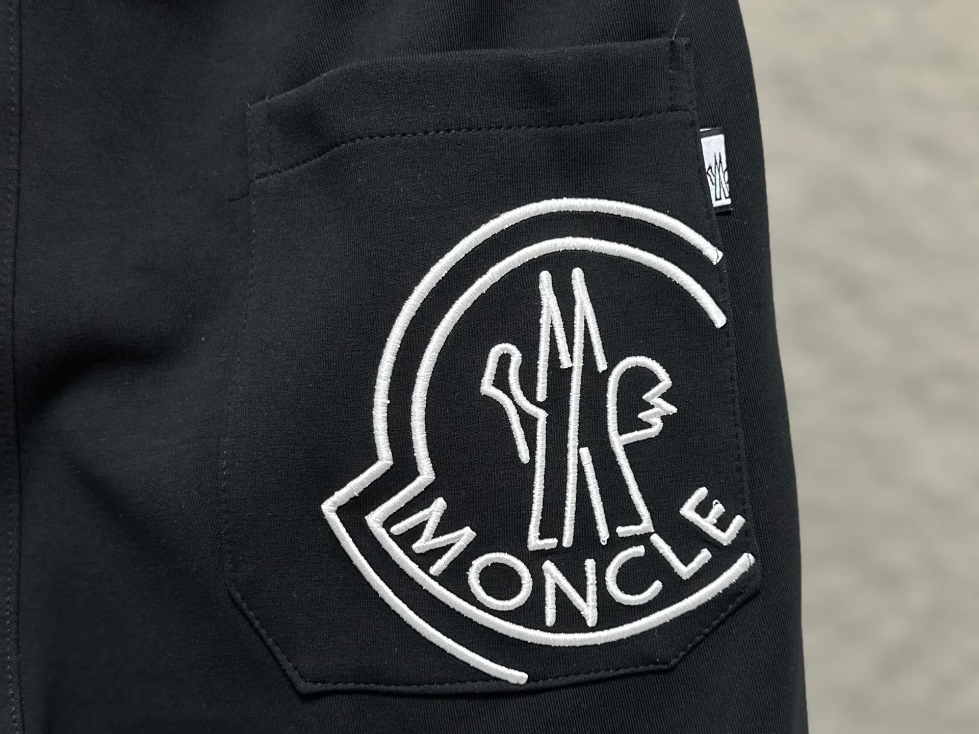 Moncler 2026New Arrival ， ， Breathable， 。 ， ， ； Classic + ， ， ， 。 ， ， ， 。